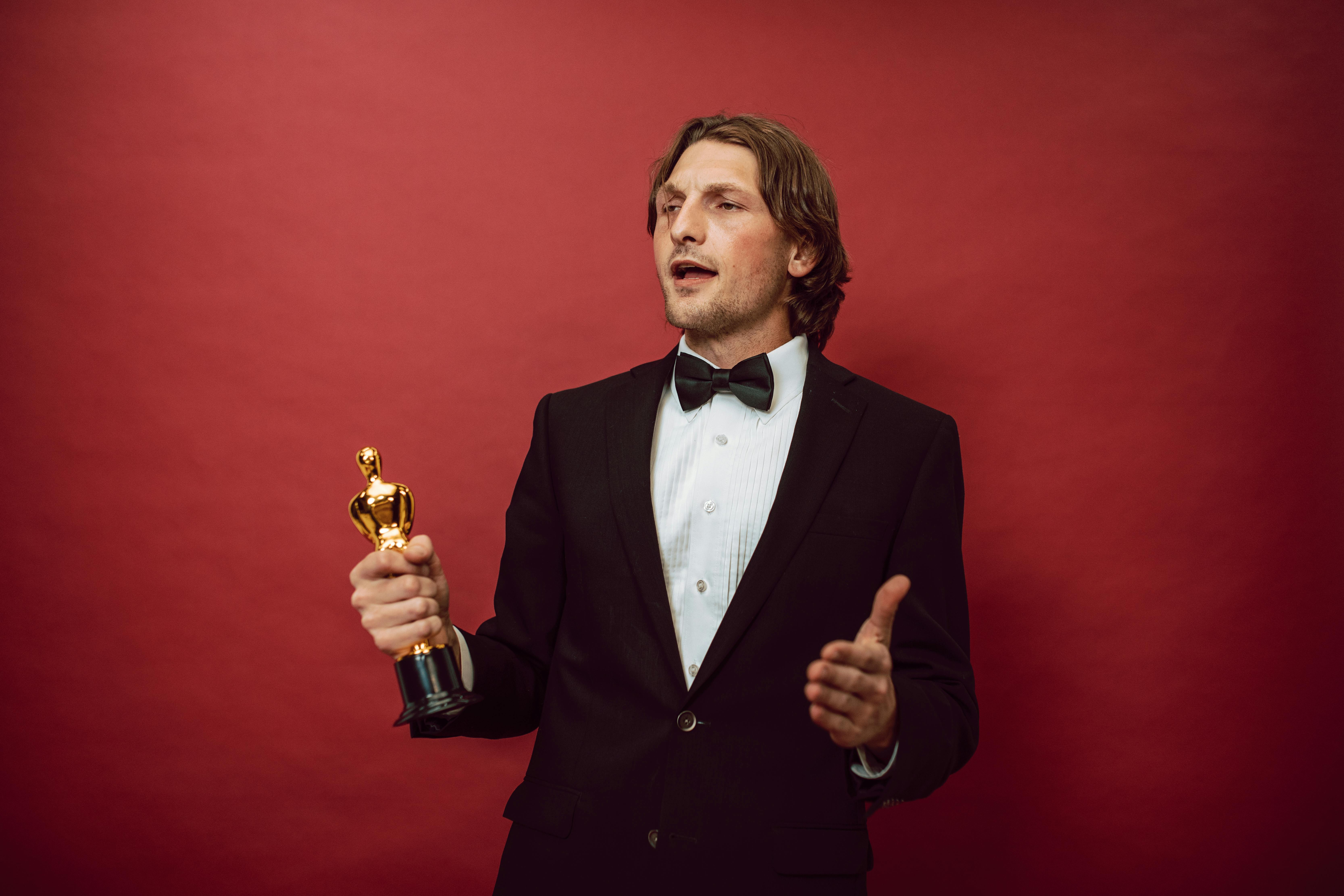How Celebrity SEO Services Build Online Authority